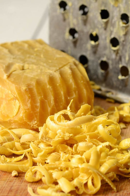 Los beneficios de la cera de abeja en el mantenimiento del cuero